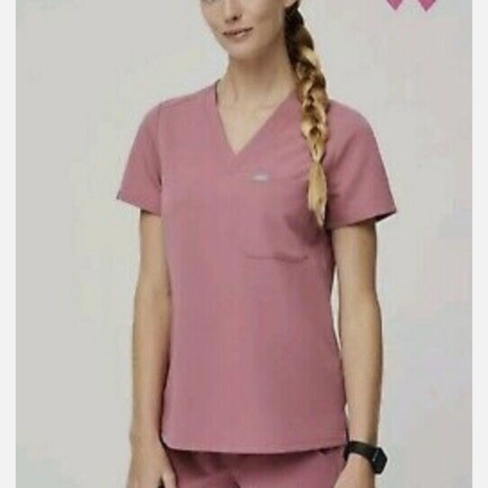FIGS Catarina One Pocket Scrub
Top, Quartz limited edition